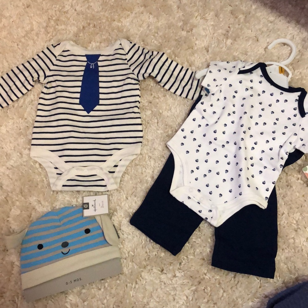 Lot of baby boy clothes (newborn size)